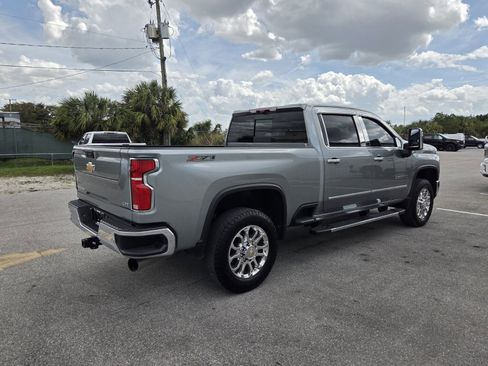 Used 2025 Chevrolet Silverado 2500 LTZ w/ LTZ Premium Package image 9