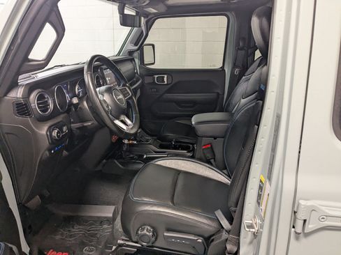 Used 2023 Jeep Wrangler Unlimited Rubicon 4xe w/ Steel Bumper Group AWD/4WD image 19