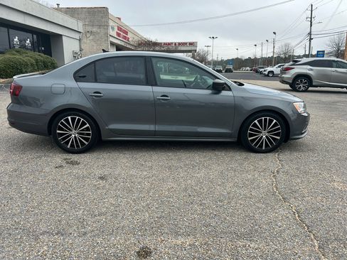 Used 2016 Volkswagen Jetta Sport image 30