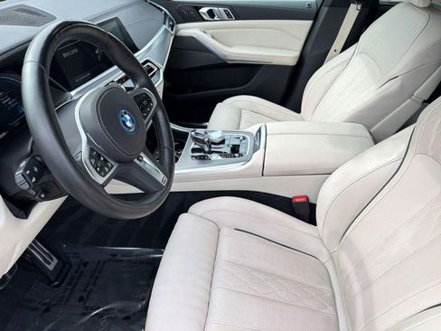 Certified 2023 BMW X5 xDrive45e w/ Executive Package image 5