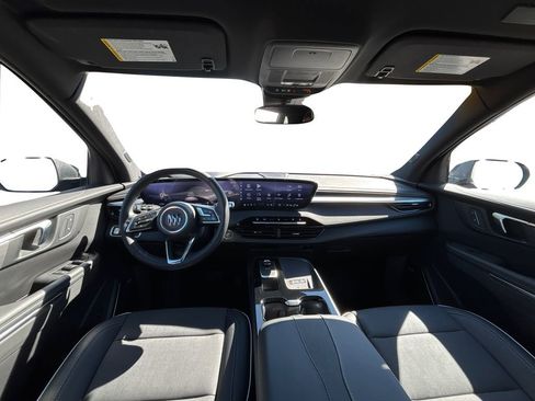 Used 2025 Buick Enclave Preferred w/ LPO, All-Weather Package image 19