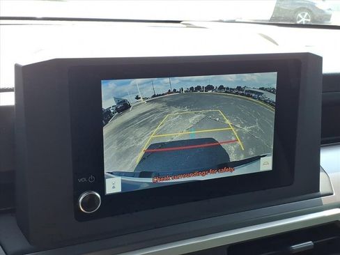 Certified 2025 Toyota Tacoma TRD Sport image 19