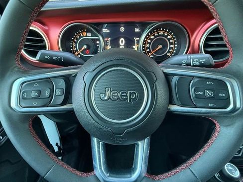 Used 2023 Jeep Gladiator Rubicon w/ LED Lighting Group AWD/4WD image 22