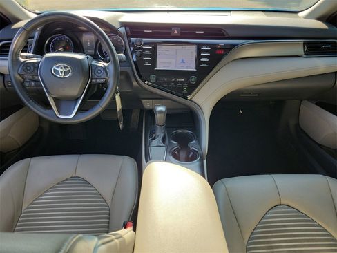 Used 2019 Toyota Camry SE image 13