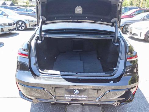Certified 2025 BMW i7 eDrive50 w/ Executive Package RWD image 26