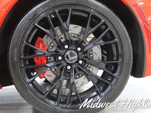 Used 2015 Chevrolet Corvette Z06 w/ 3LZ Preferred Equipment Group image 17