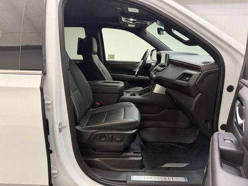 Used 2023 Chevrolet Tahoe Premier AWD/4WD image 27
