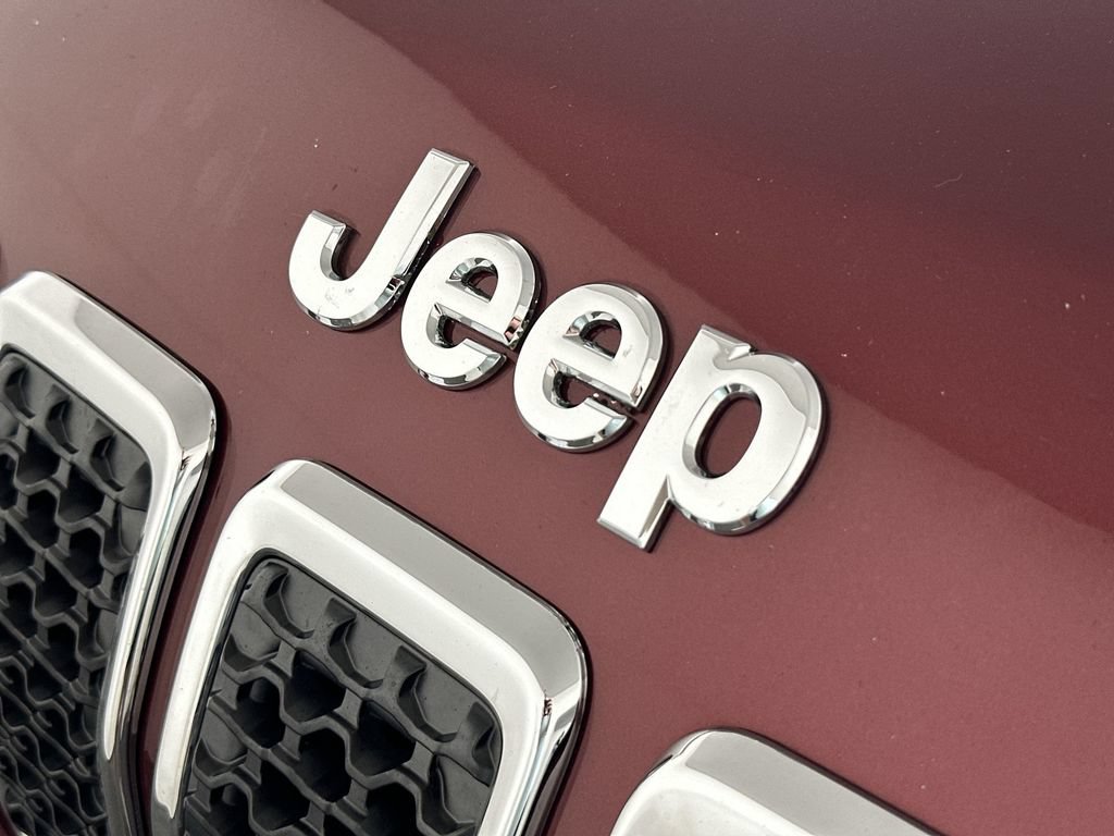 Used 2020 Jeep Cherokee Limited AWD/4WD image 32