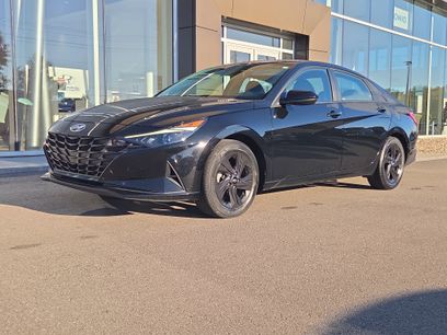 Used 2022 Hyundai Elantra SEL w/ Preferred Accessory Package