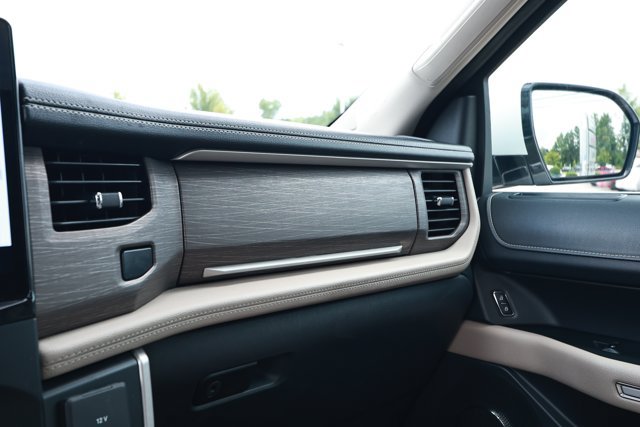 Used 2024 Ford Expedition Max Limited RWD image 28