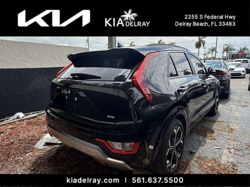 Certified 2024 Kia Niro EX Touring FWD image 2