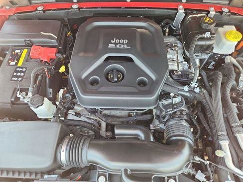 Used 2021 Jeep Wrangler Unlimited Sahara w/ Cold Weather Group AWD/4WD image 30