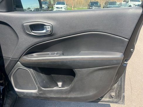 Used 2019 Jeep Compass Limited AWD/4WD image 10