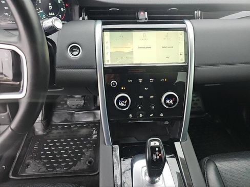 Used 2022 Land Rover Discovery Sport SE image 5
