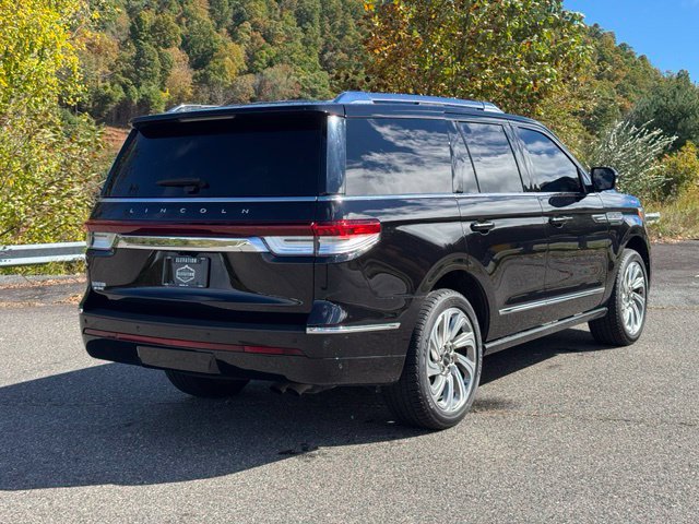 Used 2024 Lincoln Navigator Reserve AWD/4WD image 7