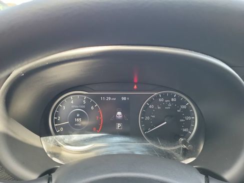 Used 2018 Nissan Kicks SV FWD image 20