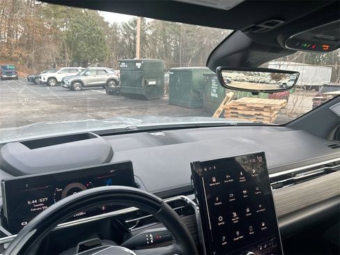 Used 2025 GMC Sierra EV Denali image 28