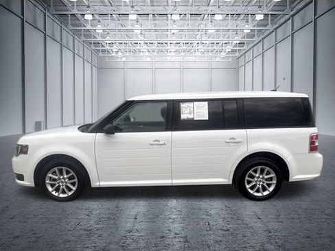 Used 2019 Ford Flex SE FWD image 2