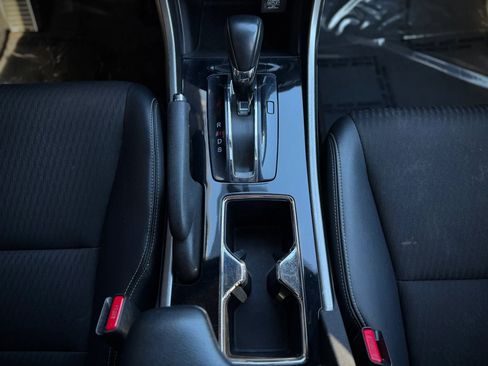 Used 2017 Honda Accord Sport image 14