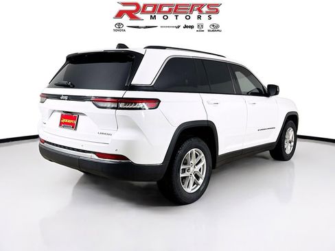 Certified 2023 Jeep Grand Cherokee Laredo X AWD/4WD image 8