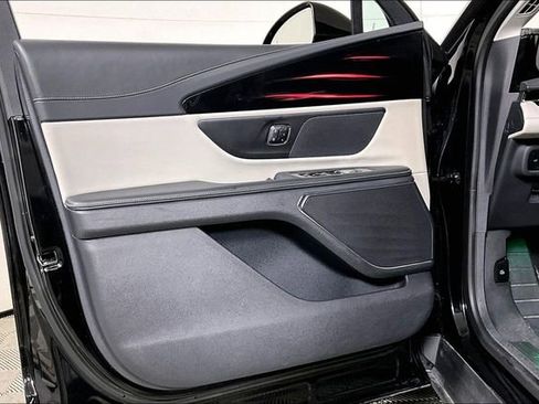 Used 2024 Lincoln Nautilus Reserve image 22