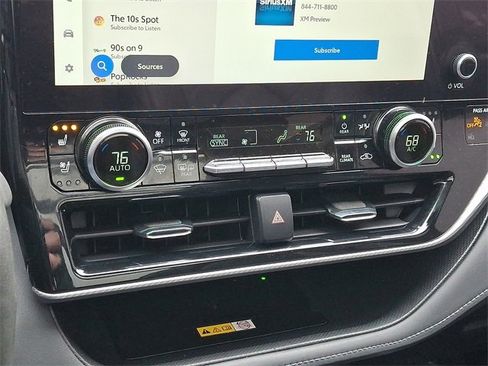 Used 2024 Toyota Highlander Platinum image 17