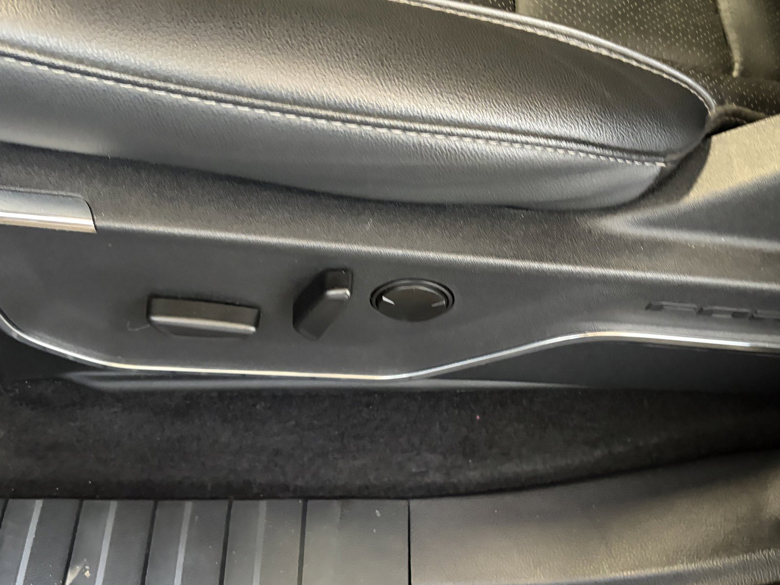Used 2024 Ford F150 Lariat AWD/4WD image 27