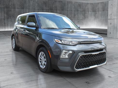 Used 2022 Kia Soul LX FWD image 9
