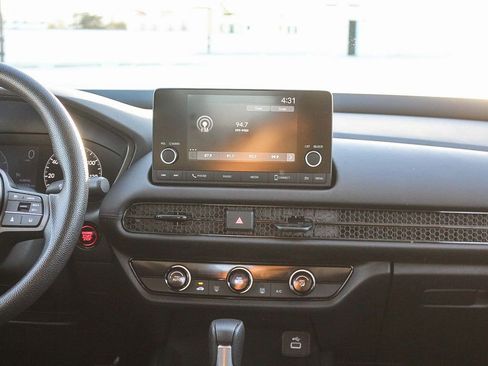 Certified 2023 Honda HR-V LX image 14