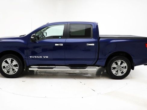 Used 2018 Nissan Titan SV w/ SV Convenience Package image 6