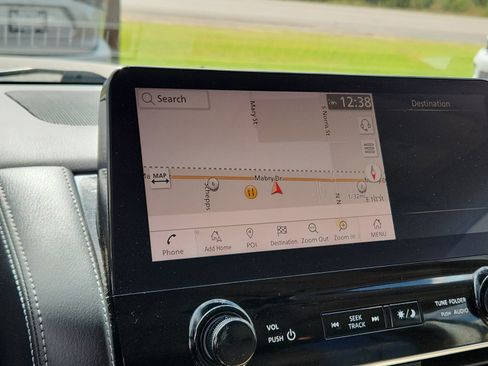 Used 2023 Nissan Armada SL w/ Captain's Chairs Package image 15