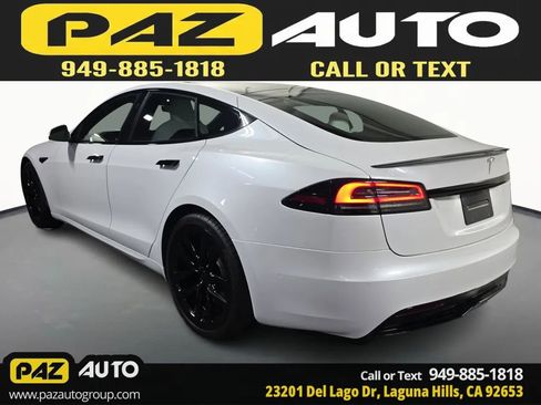 Used 2022 Tesla Model S Plaid image 3