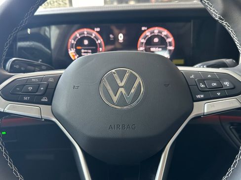 New 2026 Volkswagen Tiguan SE FWD image 21