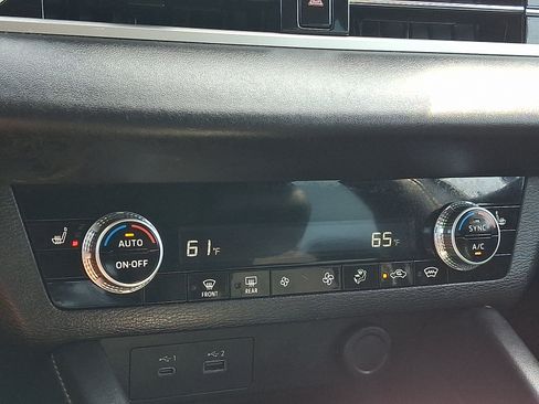 Used 2023 Mitsubishi Outlander SE AWD/4WD image 15