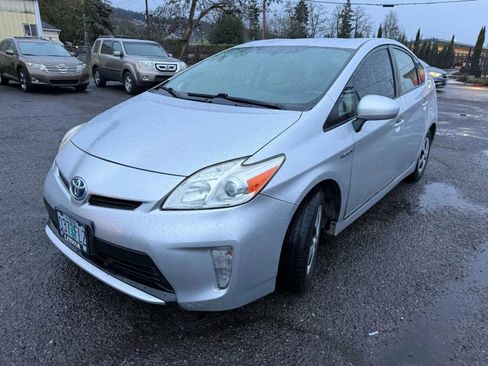 Used 2012 Toyota Prius Two image 2