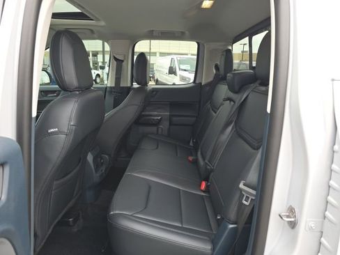 Used 2025 Ford Maverick Lariat w/ Black Appearance Package image 15