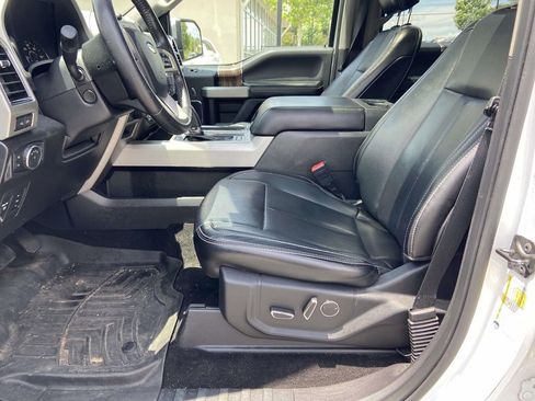 Used 2018 Ford F150 Lariat w/ Equipment Group 502A Luxury AWD/4WD image 10
