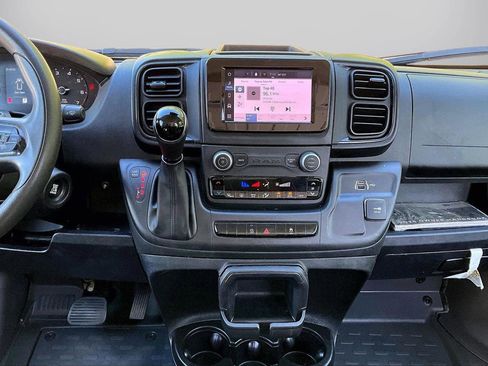Used 2025 RAM ProMaster 2500 w/ Convenience Group FWD image 12