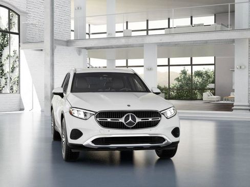 Used 2025 Mercedes-Benz GLC 300 image 8