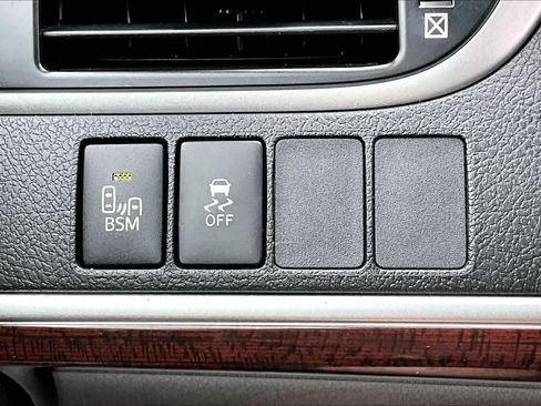 Used 2013 Toyota Camry XLE FWD image 37
