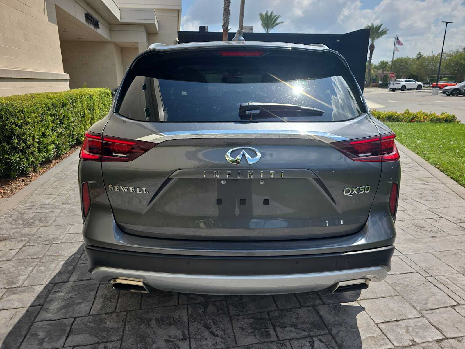 Used 2022 INFINITI QX50 Luxe FWD image 5