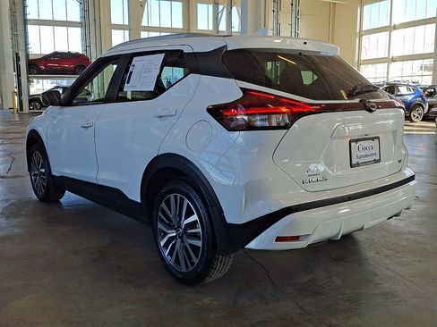 Used 2023 Nissan Kicks SV image 7