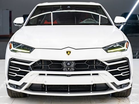 Used 2022 Lamborghini Urus AWD/4WD image 5