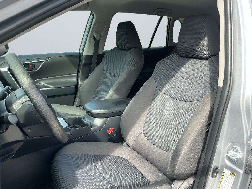 Used 2024 Toyota RAV4 LE AWD/4WD image 10