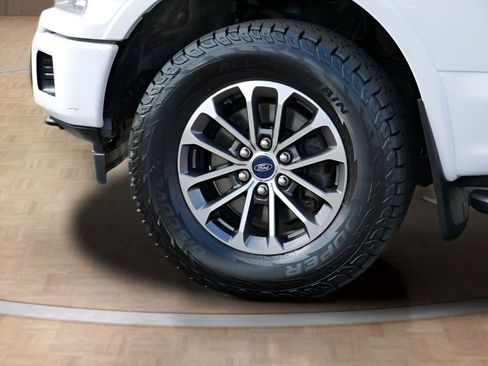 Used 2019 Ford F150 XLT w/ Equipment Group 302A Luxury AWD/4WD image 9