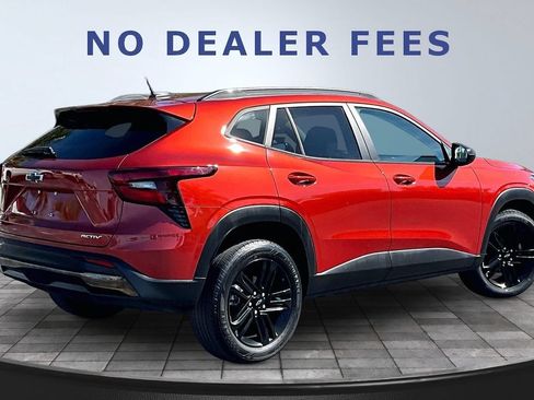 Used 2024 Chevrolet Trax ACTIV w/ Driver Confidence Package FWD image 6