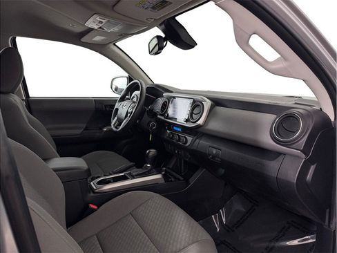 Used 2022 Toyota Tacoma SR5 RWD image 14