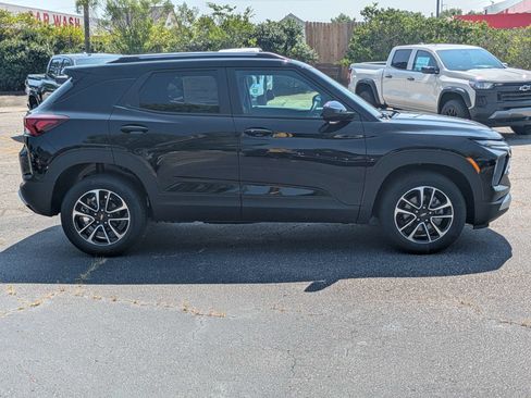 New 2026 Chevrolet TrailBlazer LT FWD image 3