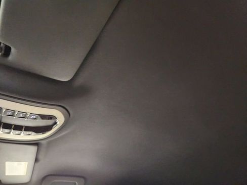 Used 2021 Porsche Macan S image 25