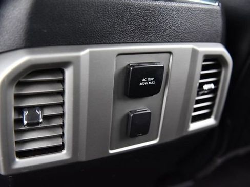 Used 2015 Ford F150 Lariat image 27